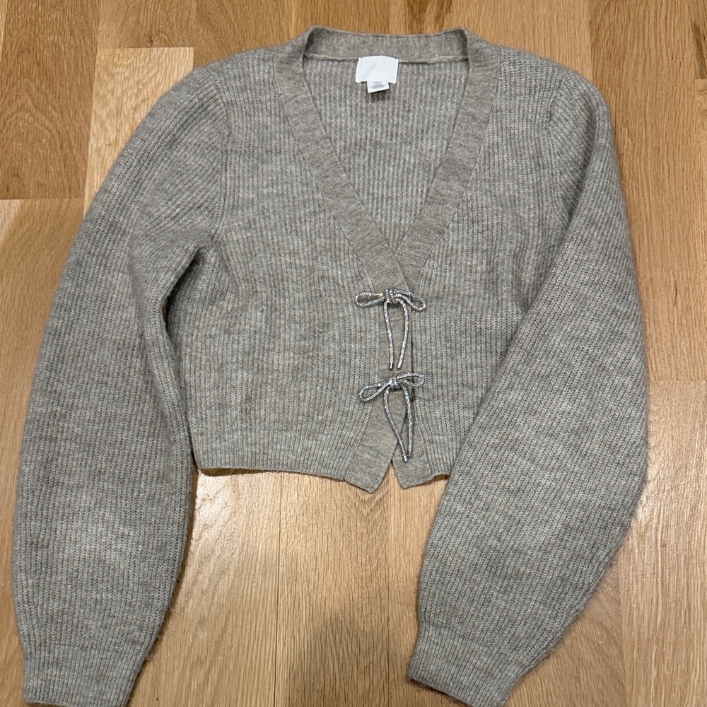 H&M Gray V-Neck cardigan with bow button closure size XS